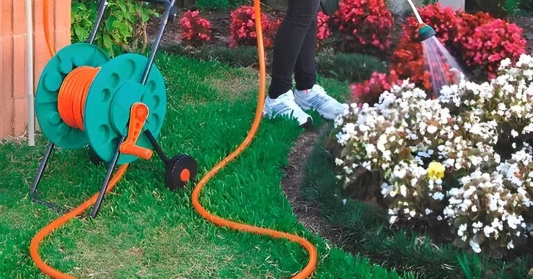 Organização e Praticidade: Como Escolher o Melhor Carrinho para Mangueira de Jardim